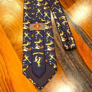 Looney Tunes Mens Beautiful Beck Tie. Mint Condition